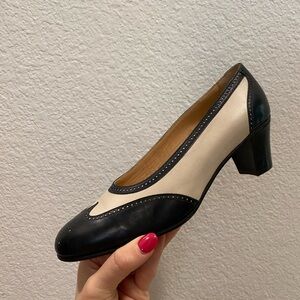 ‘Piccadilly’ Elegant Navy Blue and Cream Leather Women's Pumps IT37.5
